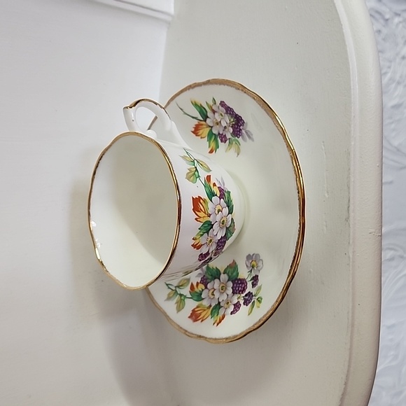 Vintage Jason Teacup Set Flowers and Berries Design - Picture 5 of 8